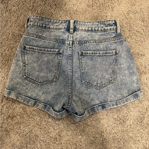 NWOT Pacsun Denim “Mom Shorts” - Picture 2 of 3